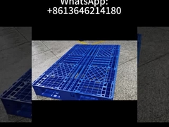 Các pallet nhựa công nghiệp có thể xếp chồng nhau