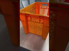 Thùng nhựa xếp chồng và lồng có thiết kế đáy và thông gió được gia cố